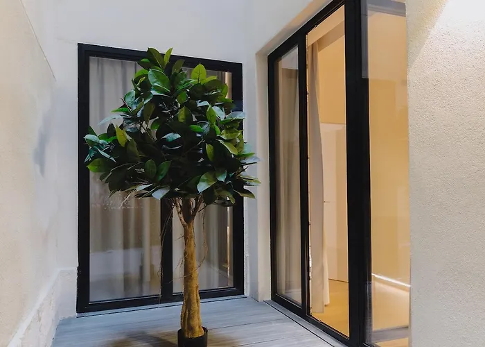 Large And Calm 2br With Ac & Patio *