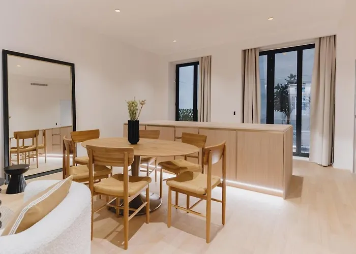 Apartment Large And Calm 2br With Ac & Patio Paris